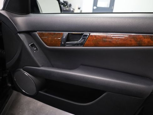 Used 2011 Mercedes-Benz C 300 4MATIC Sedan image 34