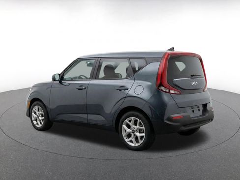 Used 2025 Kia Soul LX w/ LX Technology Package FWD image 7