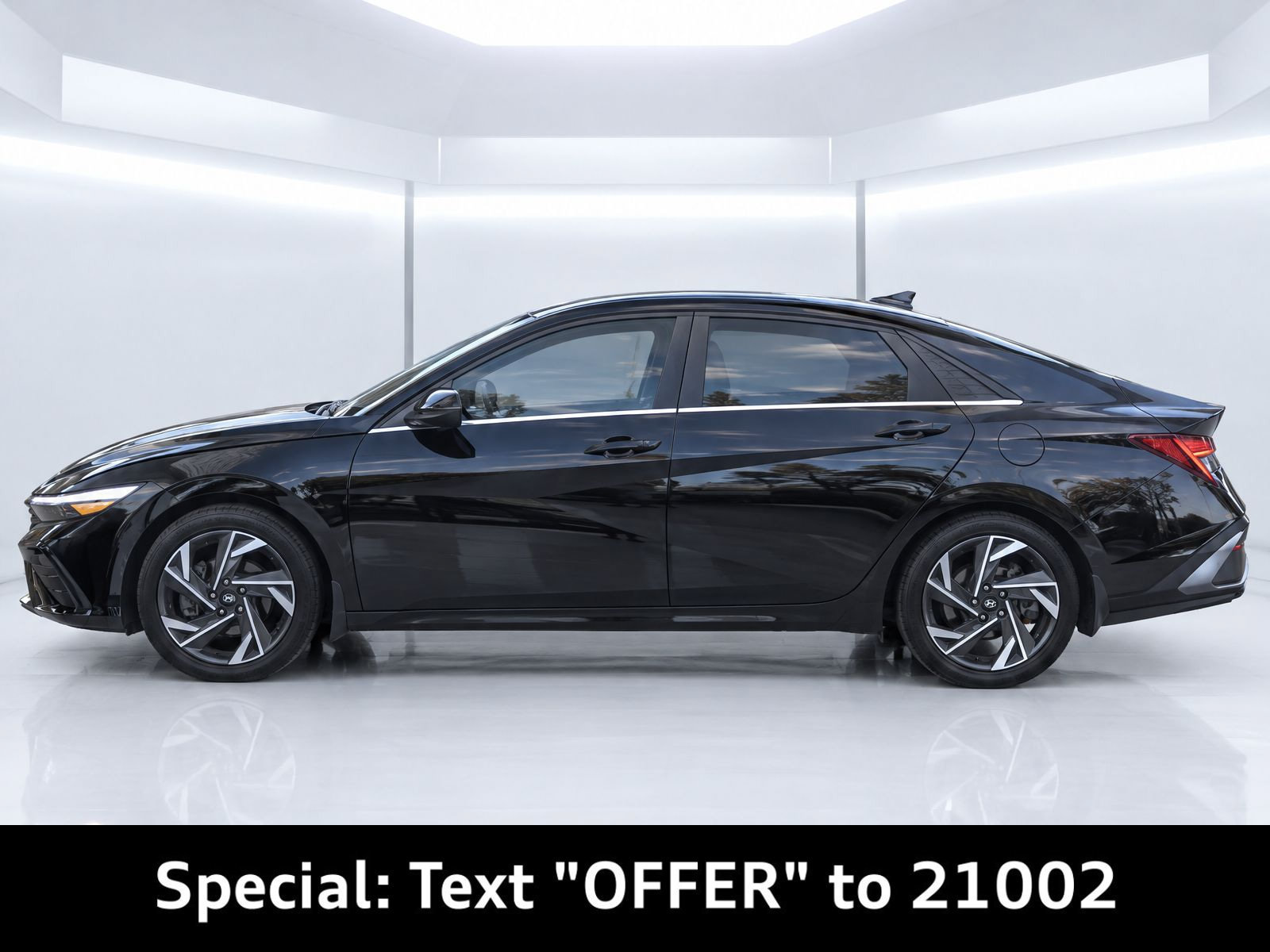 Used 2024 Hyundai Elantra Limited FWD image 6