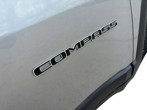 Used 2023 Jeep Compass Limited w/ Sun and Sound Group AWD/4WD image 9