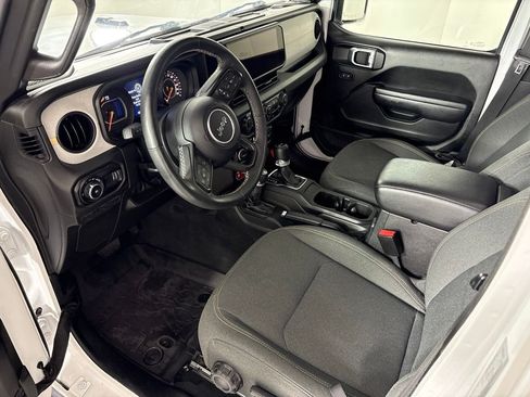 Used 2025 Jeep Wrangler Unlimited Sport AWD/4WD image 29