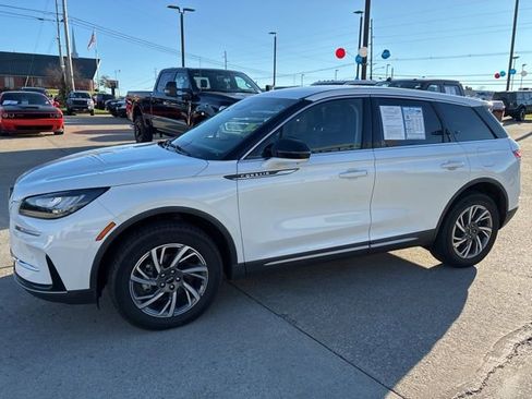 Used 2024 Lincoln Corsair AWD w/ Equipment Group 101A image 3