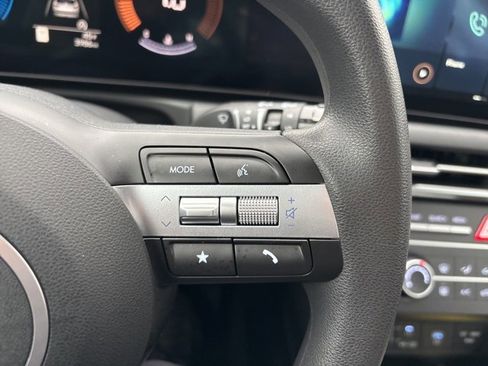 Used 2025 Hyundai Tucson SE image 15