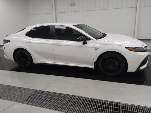 Used 2023 Toyota Camry SE FWD image 11