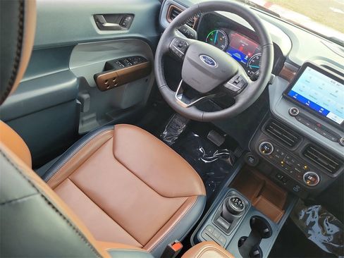 Used 2022 Ford Maverick Lariat w/ Lariat Luxury Package image 15