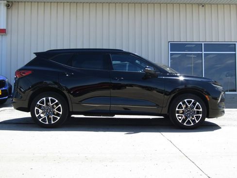 Used 2025 Chevrolet Blazer RS AWD/4WD image 2