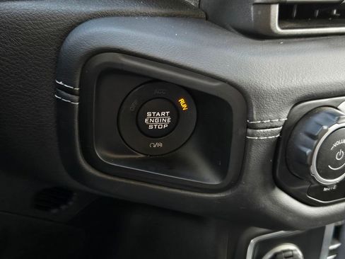 Used 2025 Jeep Wrangler Unlimited Rubicon 4xe w/ Convenience Group AWD/4WD image 21