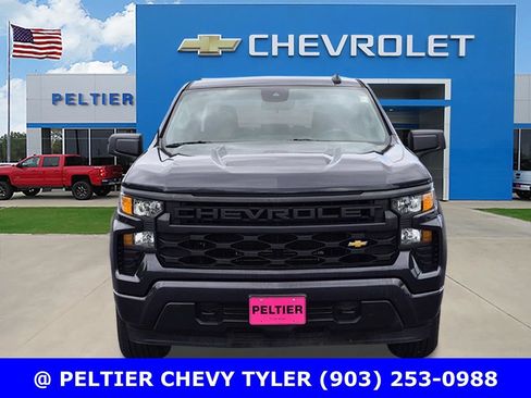 Used 2022 Chevrolet Silverado 1500 Custom RWD image 2