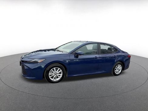 Used 2025 Toyota Camry LE image 8