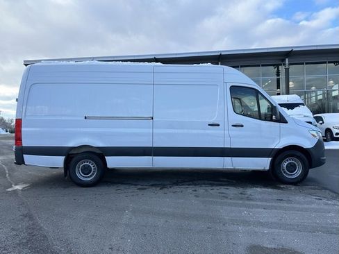 Used 2026 Mercedes-Benz Sprinter 2500 image 8