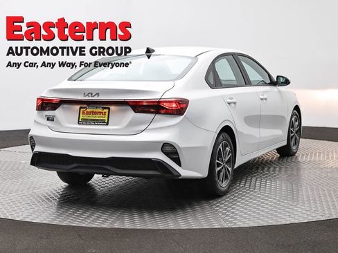 Used 2023 Kia Forte LXS FWD image 5