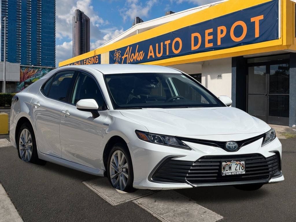 Used 2021 Toyota Camry LE FWD image 7