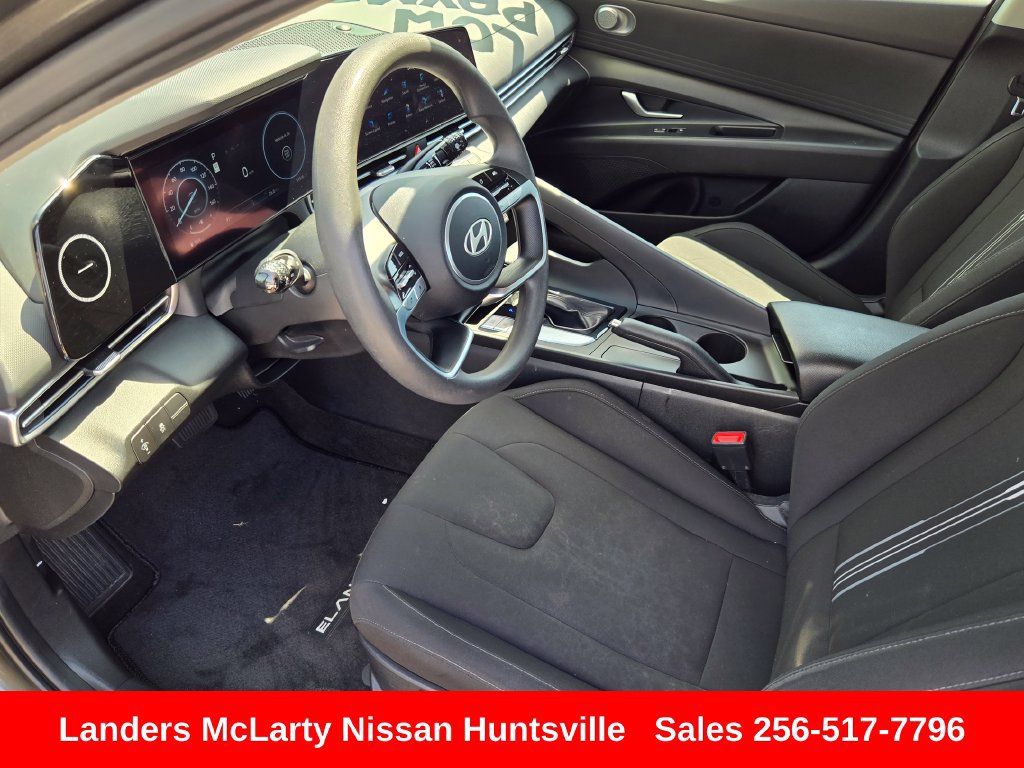 Used 2024 Hyundai Elantra SEL FWD image 18
