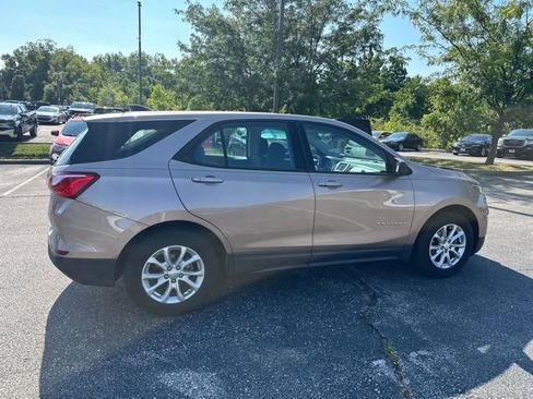 Used 2019 Chevrolet Equinox LS FWD image 4