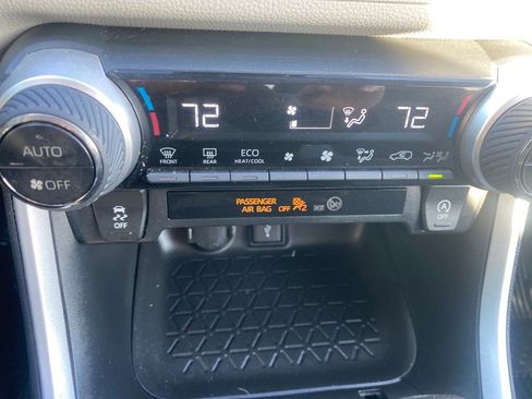 Used 2021 Toyota RAV4 XLE image 14