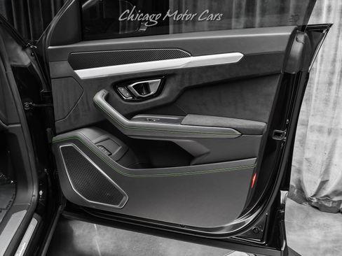 Used 2020 Lamborghini Urus image 34