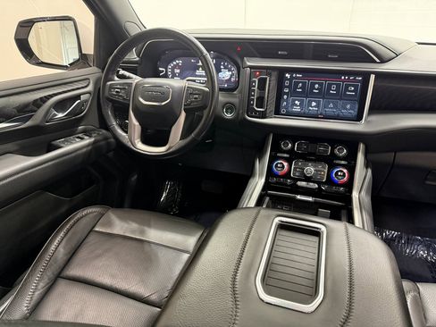 Used 2022 GMC Yukon XL Denali image 39