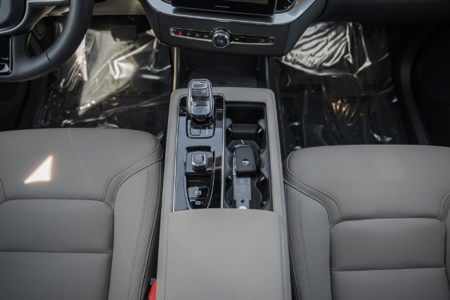 New 2026 Volvo XC90 T8 Plus w/ Protection Package Premier AWD/4WD image 26