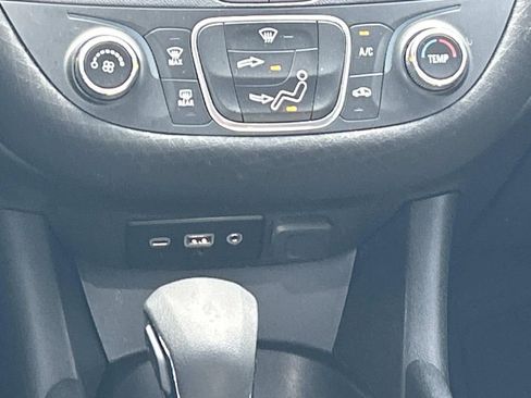 Used 2023 Chevrolet Malibu LS FWD image 22