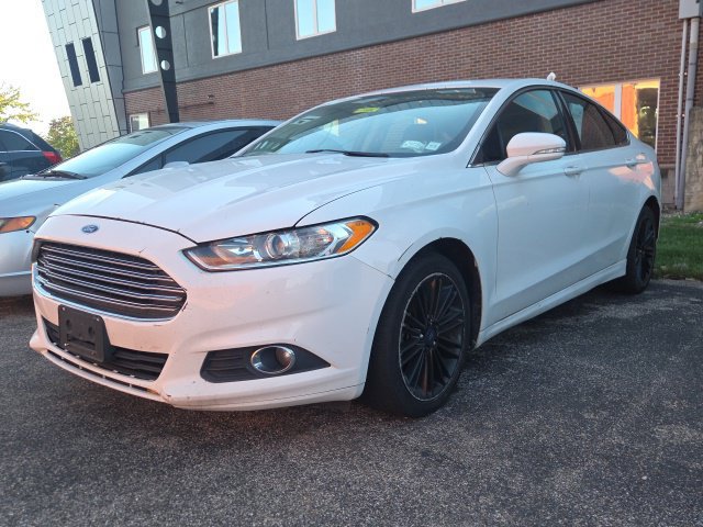 Used 2014 Ford Fusion SE w/ Equipment Group 202A FWD image 2