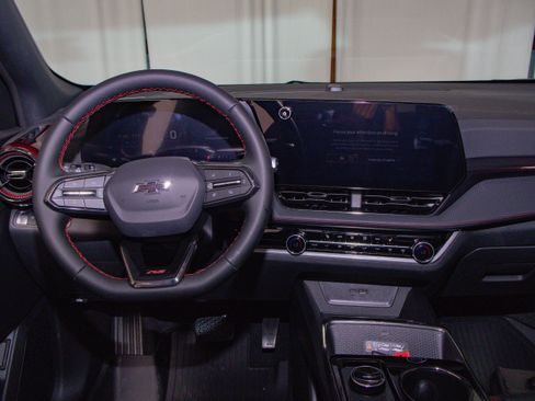 New 2026 Chevrolet Equinox RS w/ LPO, Floor Liner Package image 16