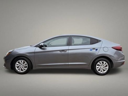Used 2019 Hyundai Elantra SE w/ Cargo Package FWD image 2