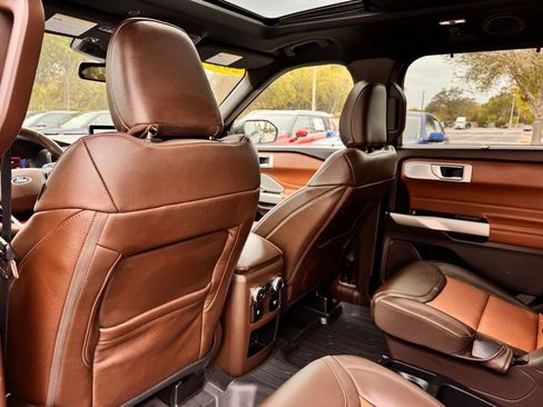 Used 2021 Ford Explorer King Ranch w/ Premium Technology Package AWD/4WD image 20