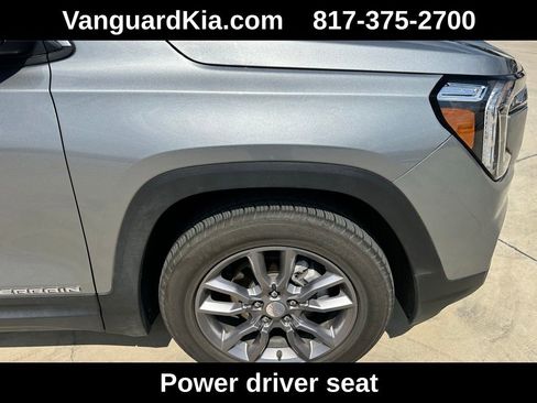 Used 2024 GMC Terrain SLT image 11