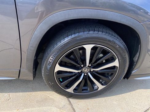Used 2021 Toyota Highlander XSE FWD image 39