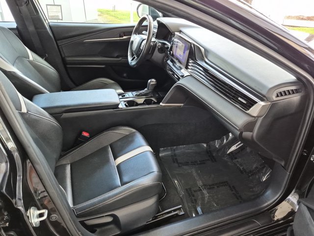 Used 2025 Toyota Camry SE FWD image 5