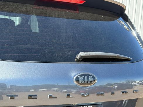 Used 2021 Kia Telluride EX w/ EX Premium Package image 11