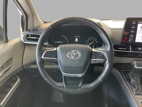 Used 2021 Toyota Sienna FWD image 26