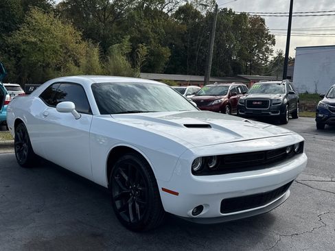 Used 2020 Dodge Challenger SXT w/ Blacktop Package image 5
