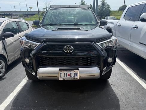 Used 2019 Toyota 4Runner TRD Off-Road Premium AWD/4WD image 2