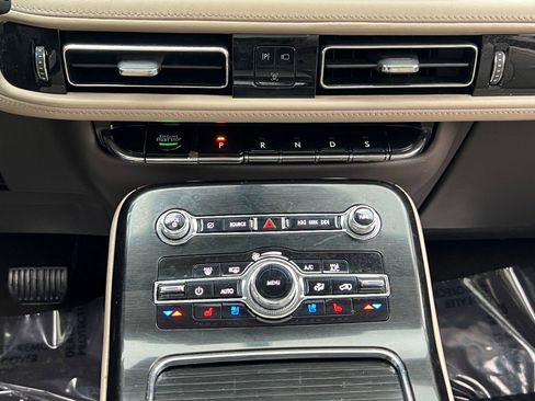 Used 2022 Lincoln Nautilus Reserve image 25