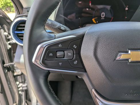 Used 2025 Chevrolet Trax LT w/ LT Convenience Package FWD image 30