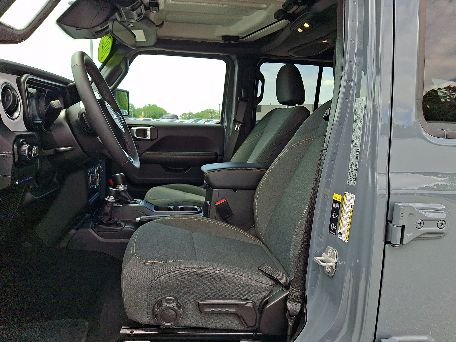 Used 2025 Jeep Wrangler Unlimited Sahara AWD/4WD image 13