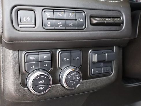 Used 2023 GMC Yukon Denali Ultimate AWD/4WD image 28