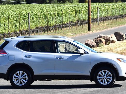 Used 2015 Nissan Rogue SV AWD/4WD image 14
