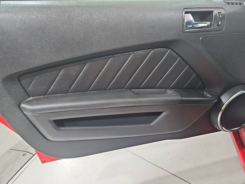Used 2014 Ford Mustang Premium image 11