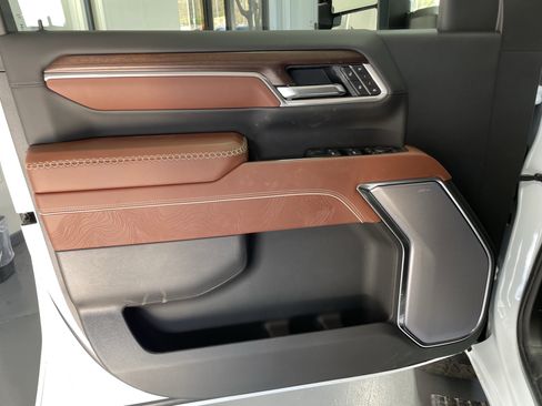 New 2026 GMC Sierra 2500 Denali Ultimate AWD/4WD image 11