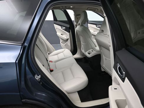 Used 2024 Volvo XC60 B5 Plus w/ Protection Package Premier image 34