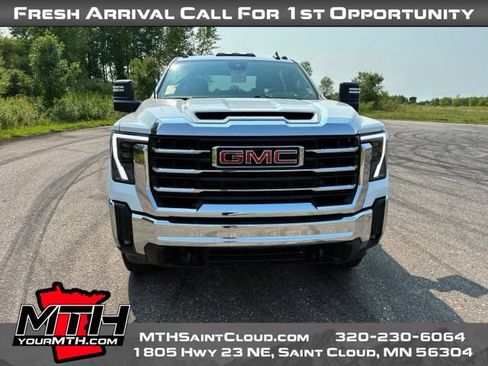Used 2025 GMC Sierra 3500 SLE w/ SLE Convenience Package AWD/4WD image 3