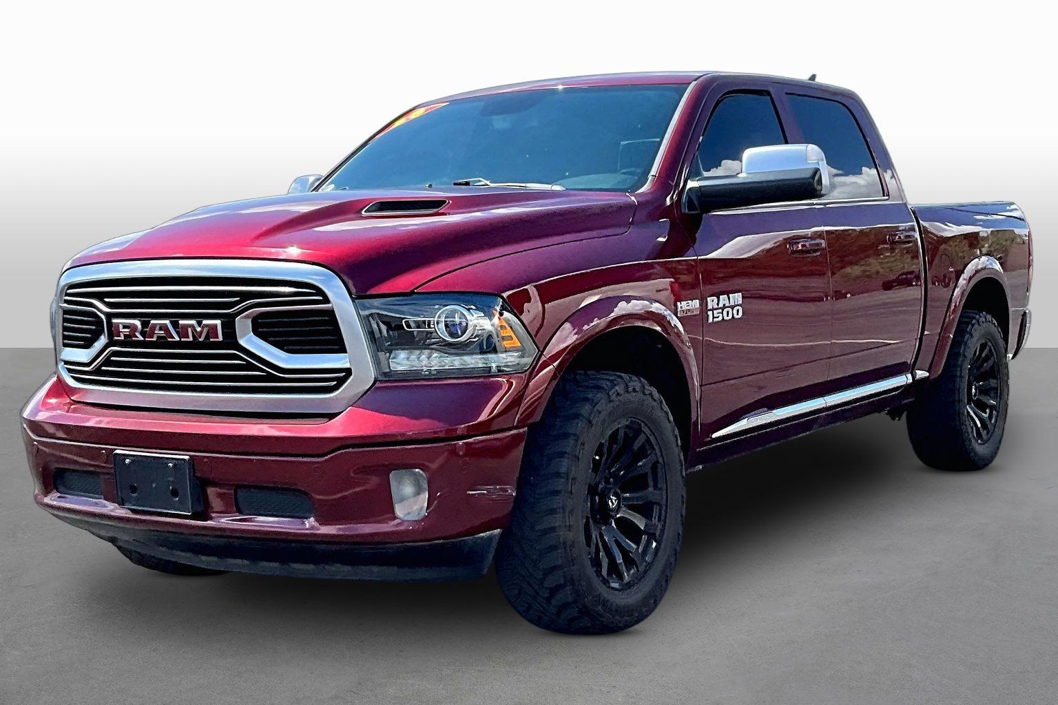 Used 2018 RAM 1500 Limited RWD image 1