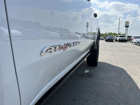 Used 2025 GMC Sierra 2500 AT4X w/ AT4X AEV Edition image 8