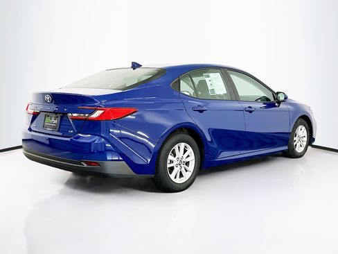 Used 2025 Toyota Camry LE image 9