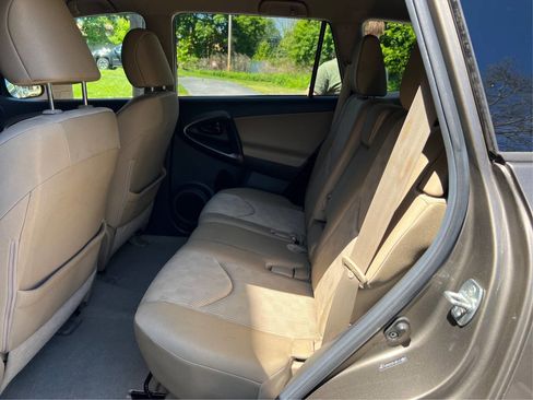 Used 2012 Toyota RAV4 4WD w/ Value Pkg image 10