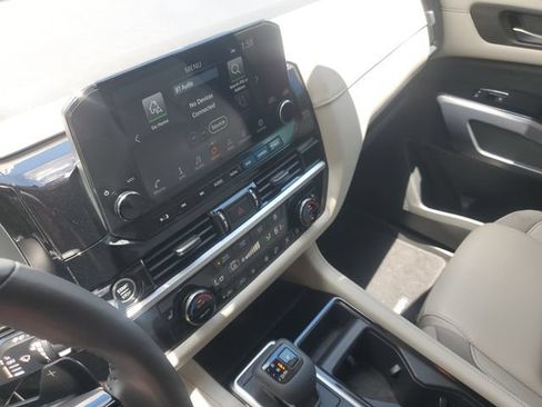 Certified 2023 Nissan Pathfinder SL FWD image 20