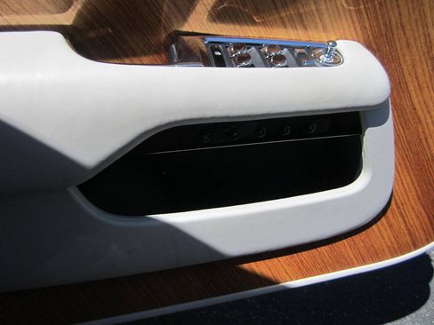 Used 2016 Rolls-Royce Dawn RWD image 48