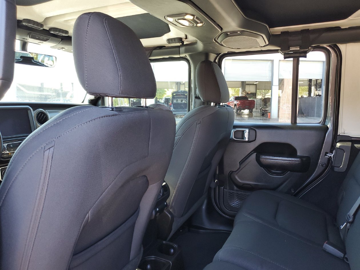 Used 2022 Jeep Wrangler Unlimited Sport AWD/4WD image 9